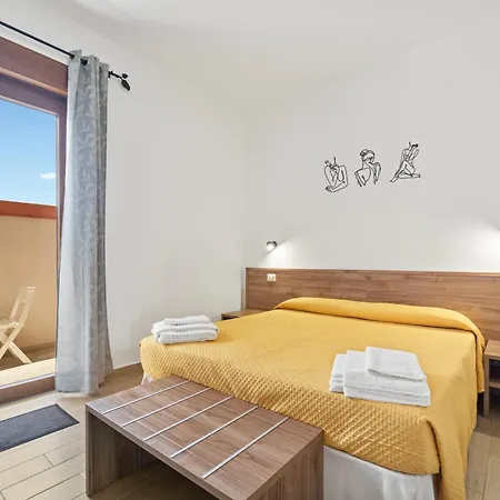 Class Con Bagno Privato , Vicino Alle Dune Di Porto Pino 4* 산타나아레시