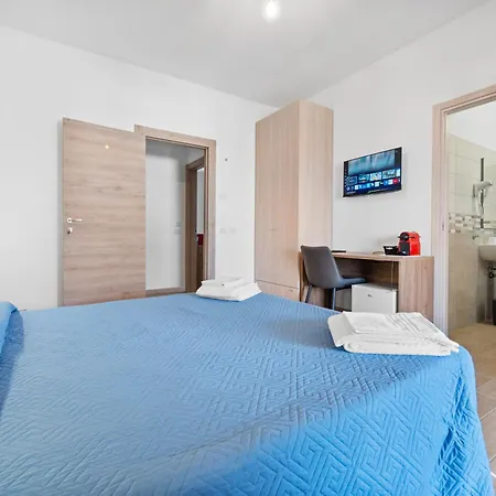 Class Con Bagno Privato , Vicino Alle Dune Di Porto Pino 4*