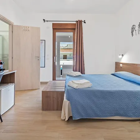 Class Con Bagno Privato , Vicino Alle Dune Di Porto Pino 4* 산타나아레시