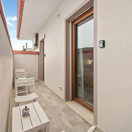Class Con Bagno Privato , Vicino Alle Dune Di Porto Pino 4* 산타나아레시